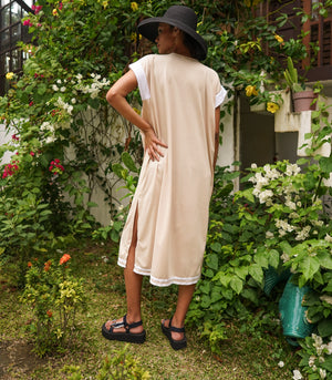 Classic Caftan - Camel/White