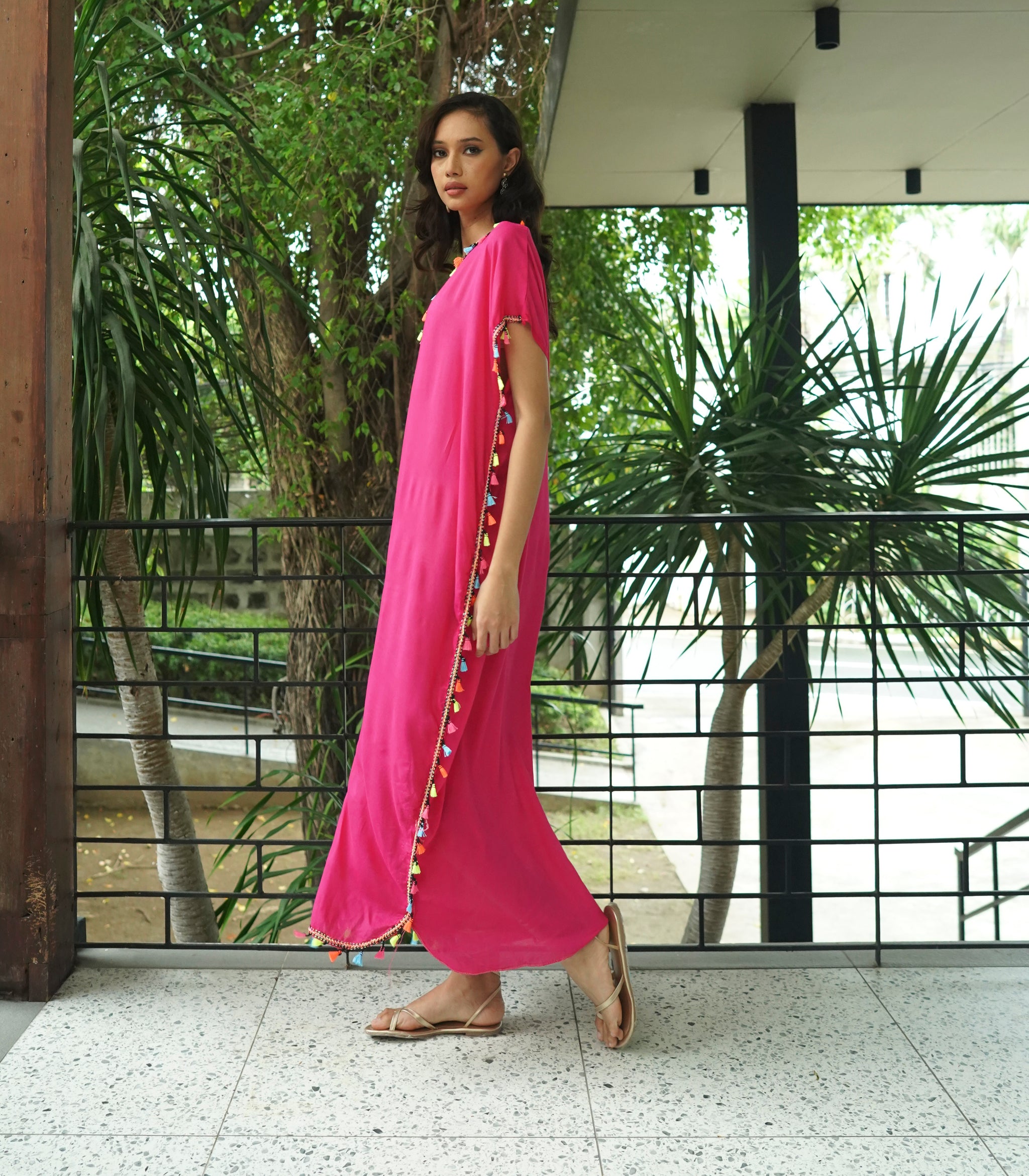 Farah Kaftan Fuschia Seek The Uniq - Main Image