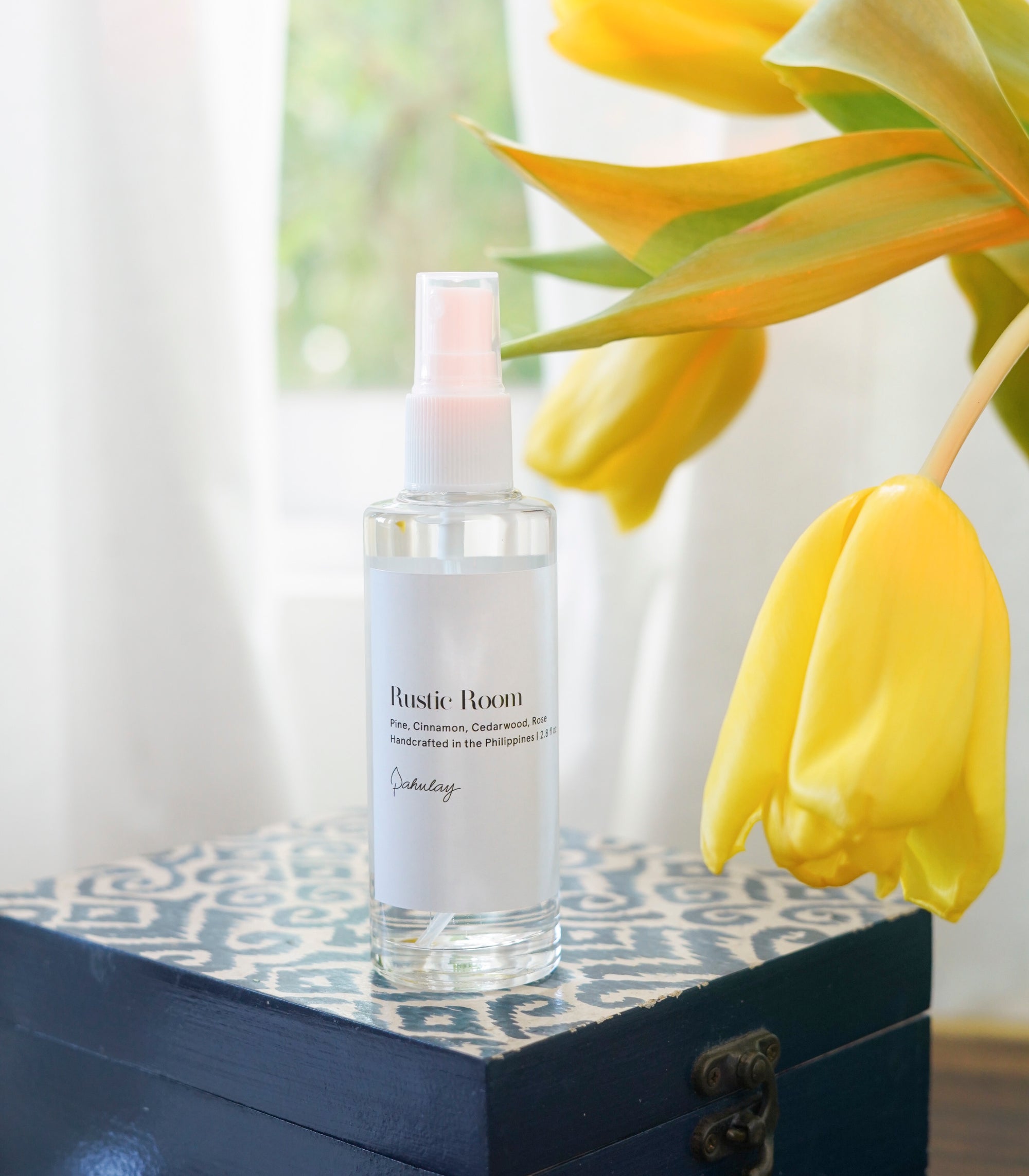 Pahulay Rustic Room Home  Spray