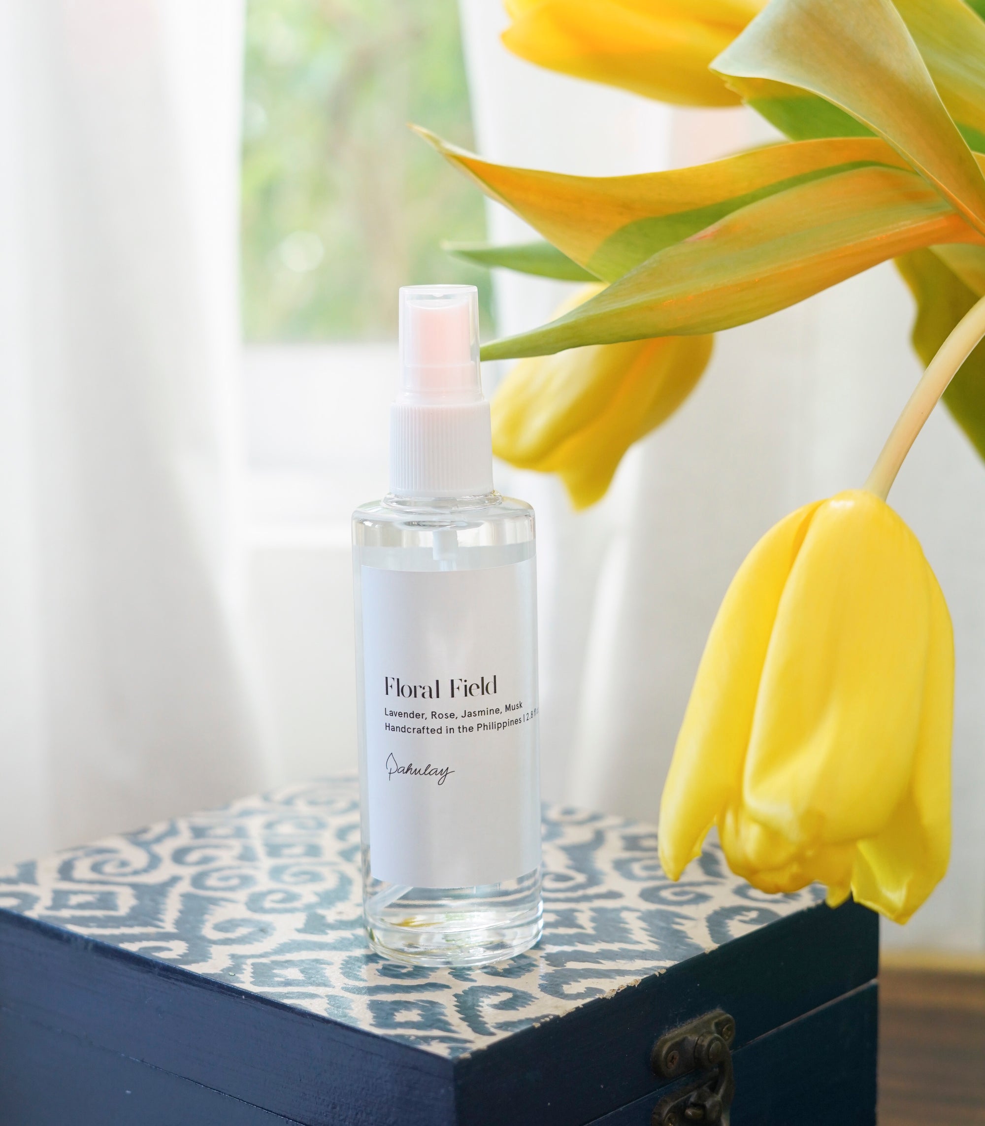 Pahulay Floral Field Home Spray