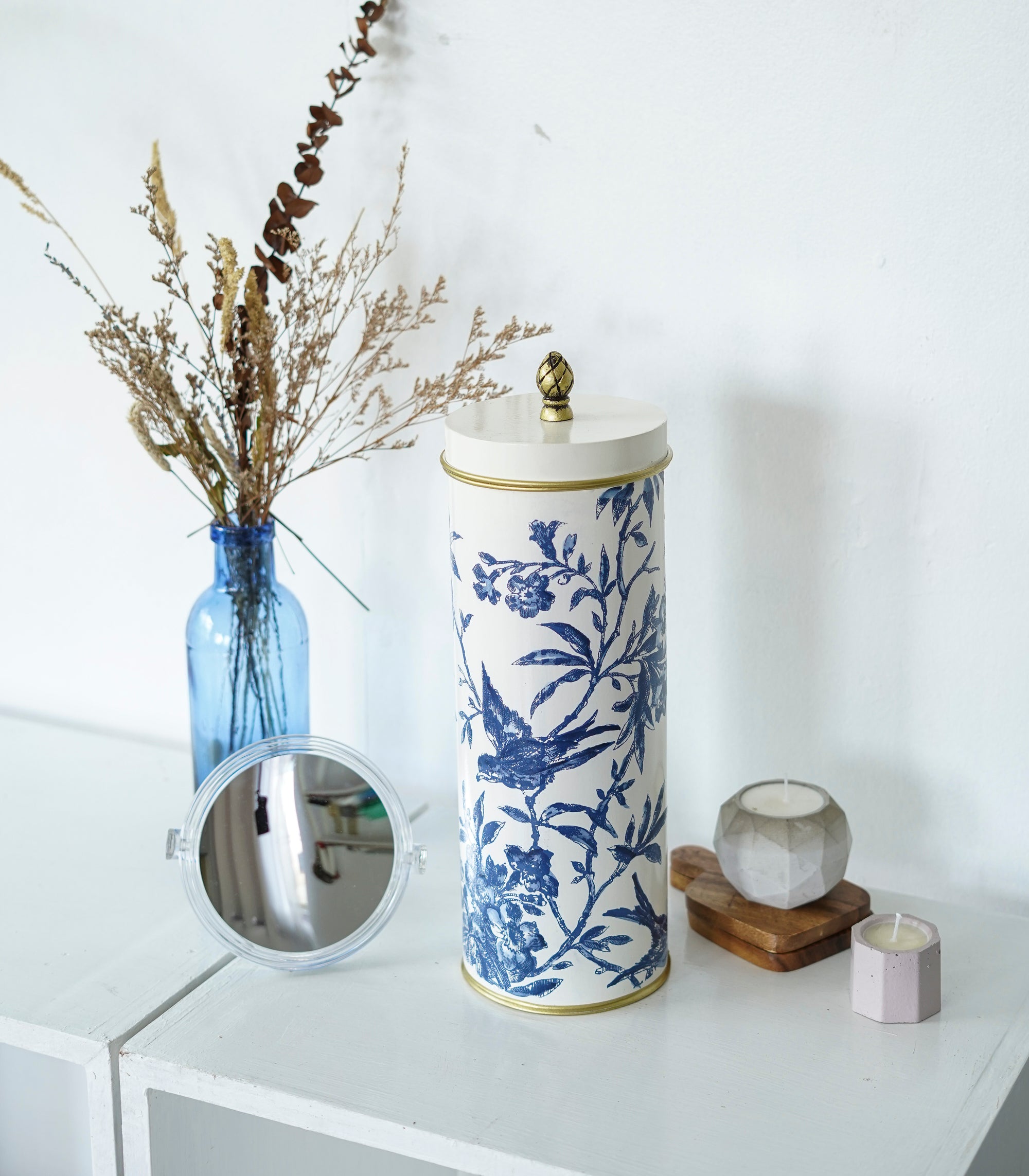 Ehun Sitta Bathroom Tissue Holder