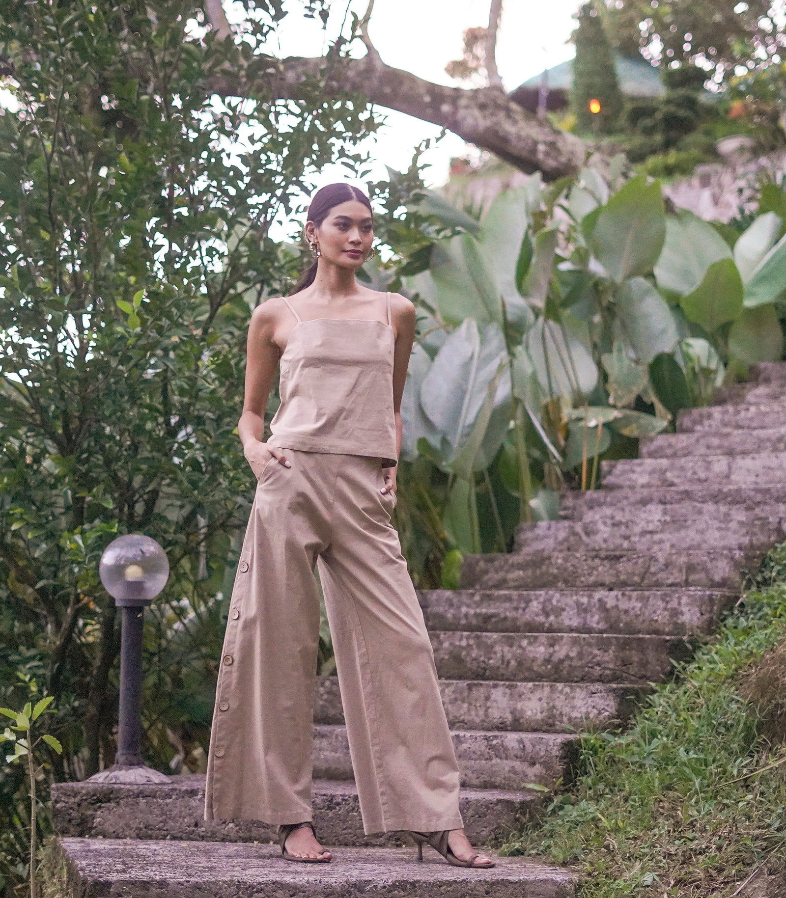 Abetone Top and Wide-Leg Pants with Side Buttons Set