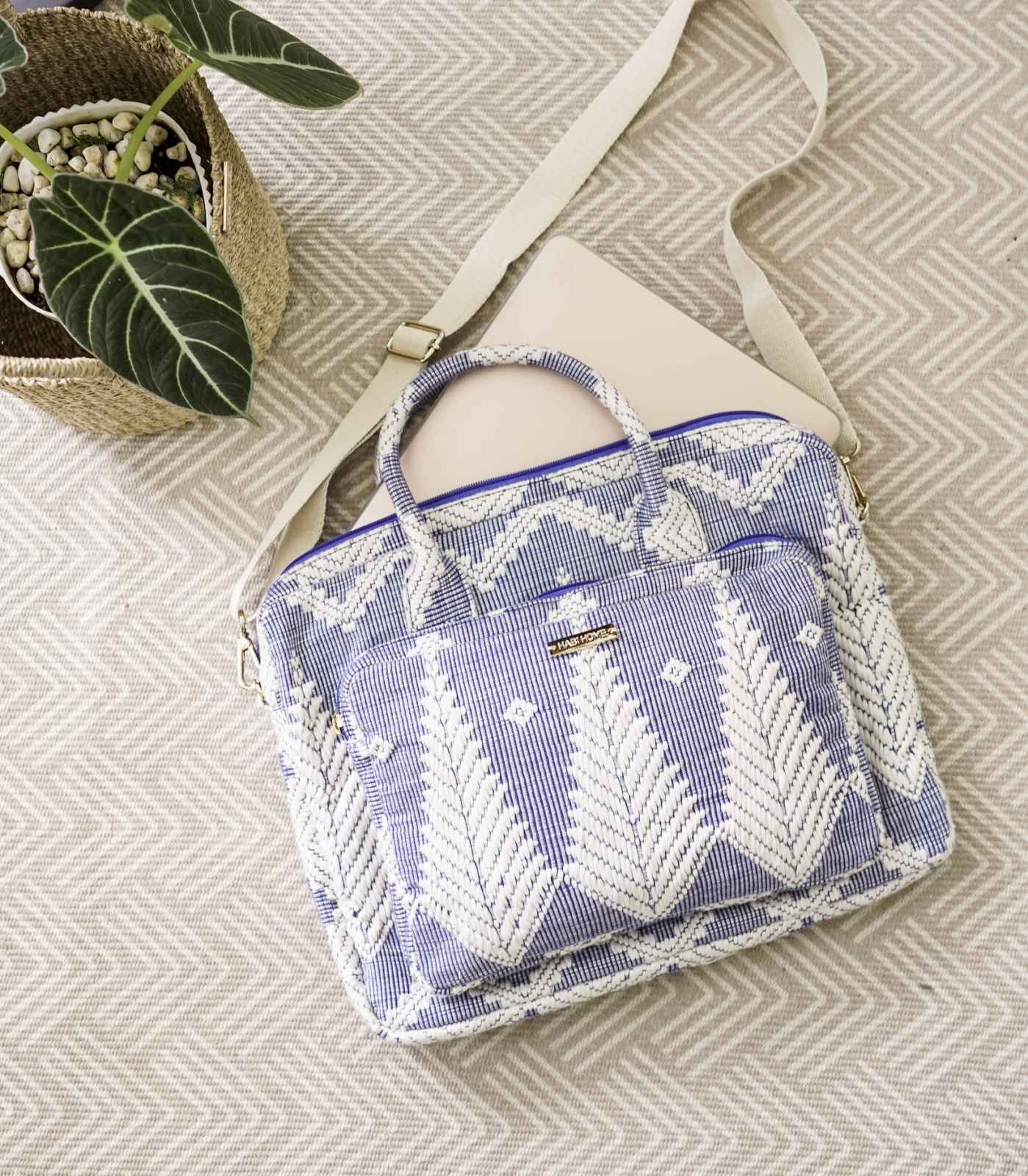 Bags - Seek The Uniq